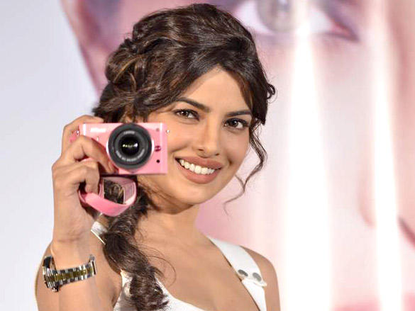priyanka chopra launches nikon 1 cameras latest photos